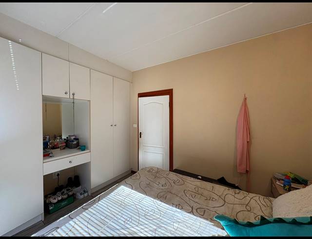 2 BEDROOM APARTMENT FOR SALE IN SASOLBURG EXT 23